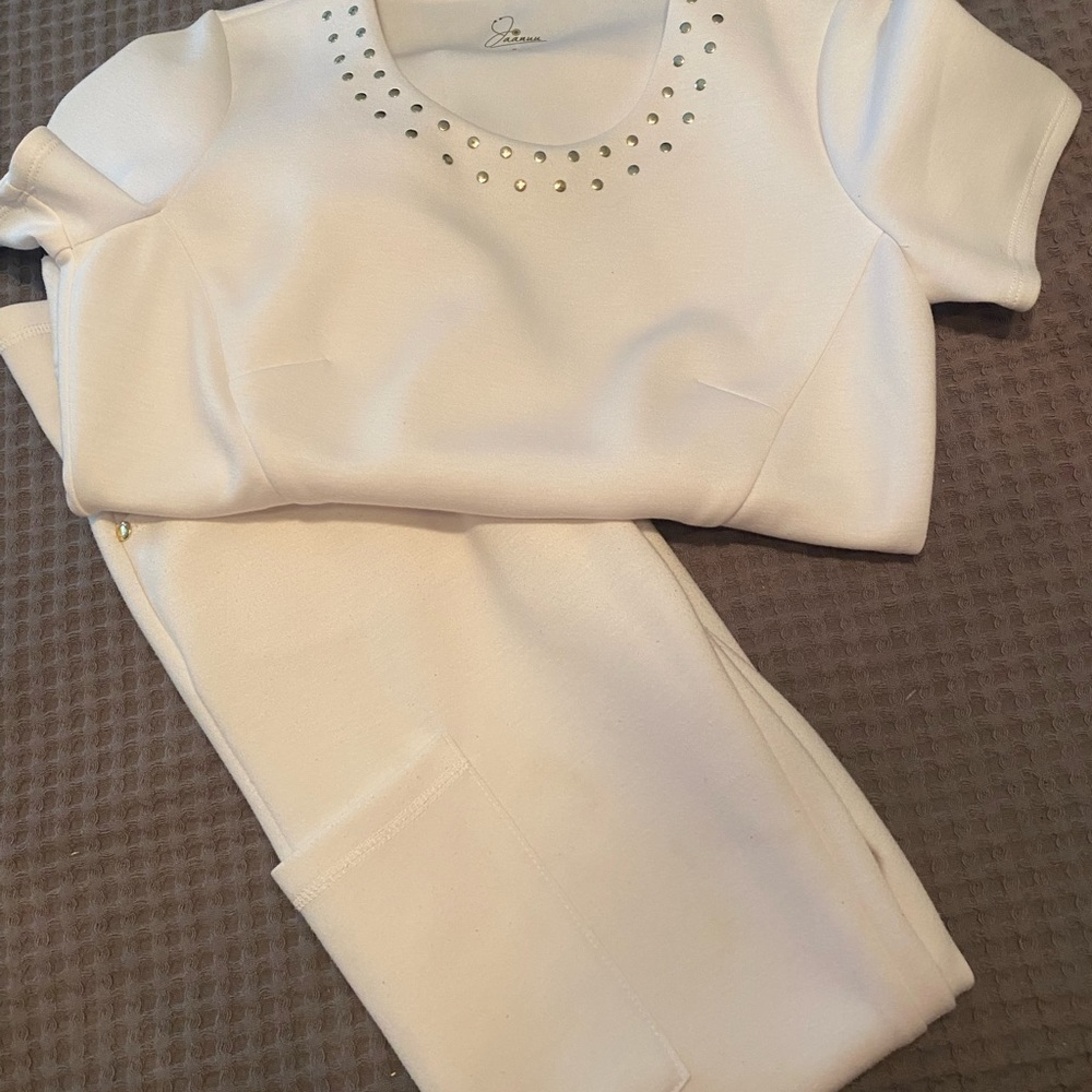 Jaanuu white scrub set